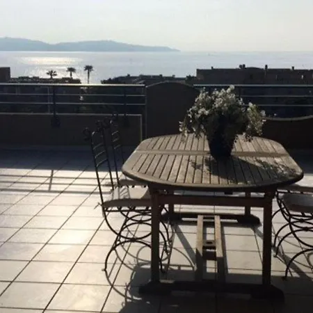 Apartment Superbe Avec Immense Terrasse Et Vue Sur Mer, A 200m Des Plages - 2 Climatisees - Fr-1-100-172 Cavalaire-sur-Mer